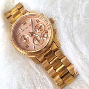 ✨Michael Kors Rose Gold Watch✨